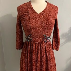 Matilda Jane Friends Forever Ariana Paisley Dress Red Tie 3/4 Sleeve Size XS.